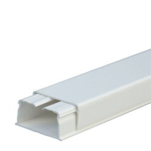LEGRAND 030027 каб-кан 40x20мм, без перегородки, с крышкой, длина 2.10м, цвет белый (цена за 1 метр) LEGRAND 030027 каб-кан 40x20мм, без перегородки, с крышкой, длина 2.10м, цвет белый (цена за 1 метр)