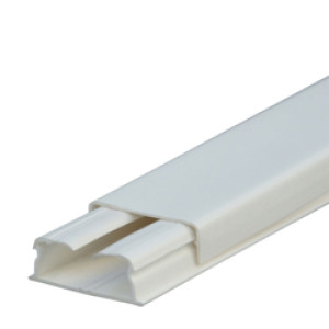 LEGRAND 030015 каб-кан 32х12.5мм, без перегородки, с крышкой, длина 2.10м, цвет белый LEGRAND 030015 каб-кан 32х12.5мм, без перегородки, с крышкой, длина 2.10м, цвет белый